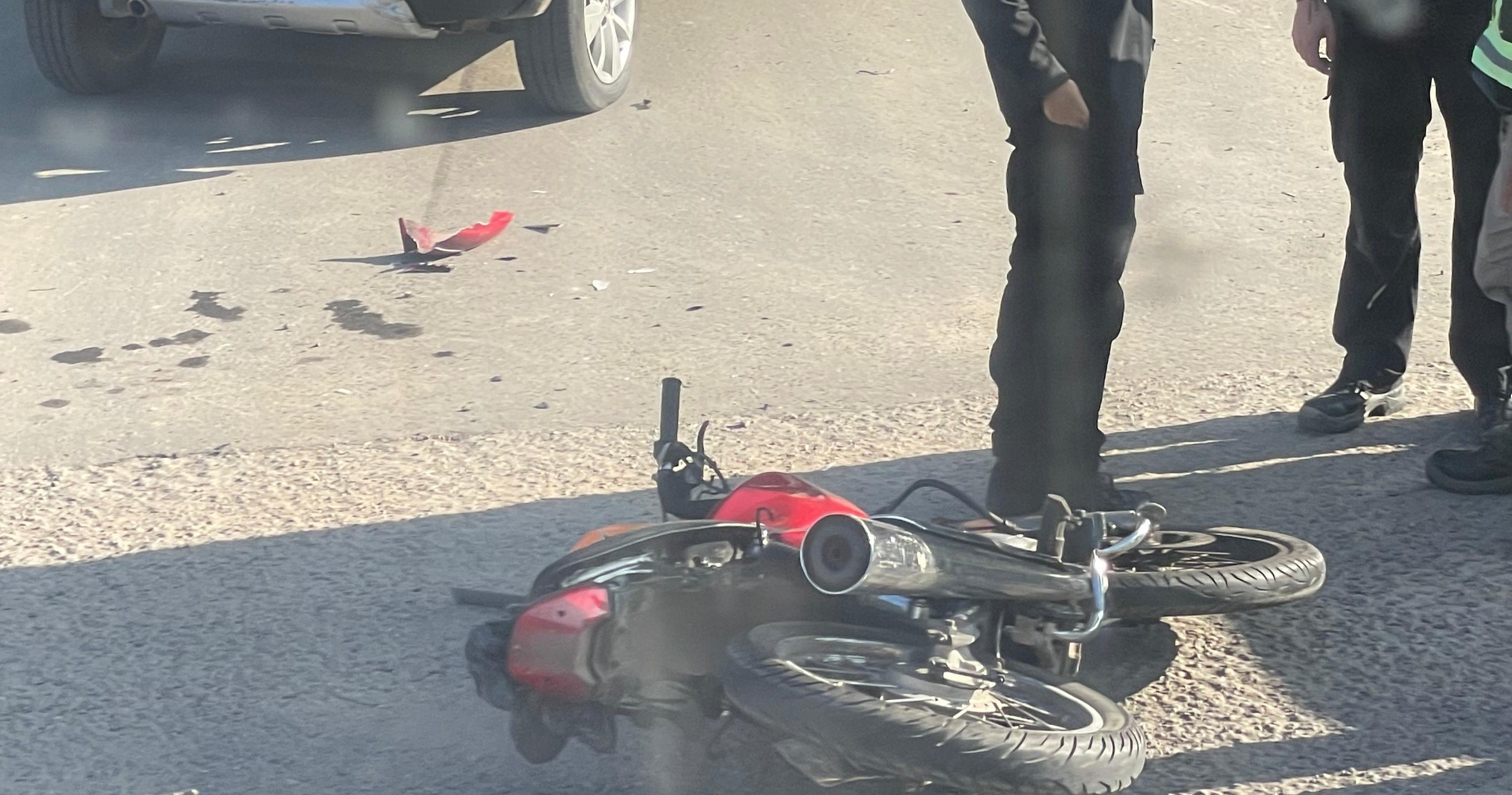 Funes: un motociclista terminó herido en un choque sobre Ruta 9